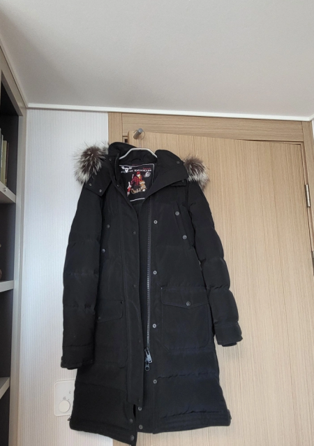 무스너클 롱패딩 vyz팝니다